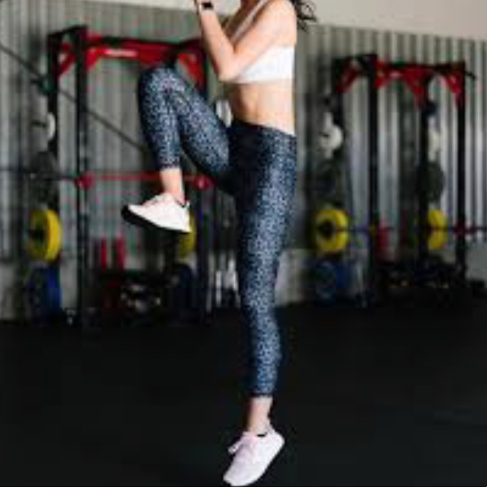 ZYIA Stone leopard scrunchy light n luxe 7/8 leggings size 12 NWTB - Picture 7 of 9